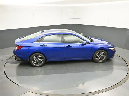 Used 2024 Hyundai Elantra SEL w/ Convenience Package image 52