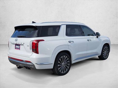Used 2023 Hyundai Palisade Calligraphy image 4