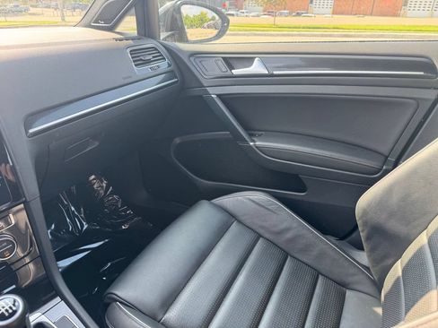 Used 2019 Volkswagen Golf R 4-Door AWD/4WD image 17
