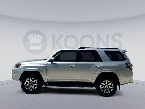 Used 2024 Toyota 4Runner TRD Off-Road Premium AWD/4WD image 2