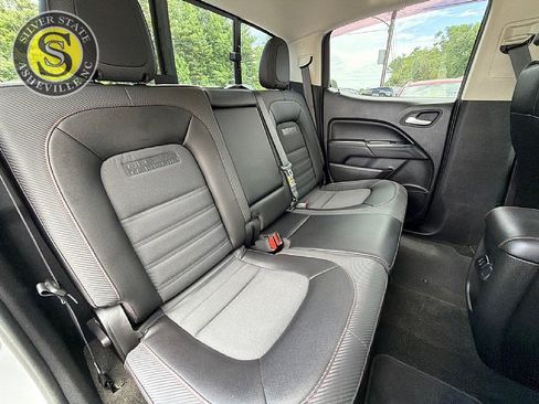 Used 2016 GMC Canyon SLE w/ All Terrain Package AWD/4WD image 18