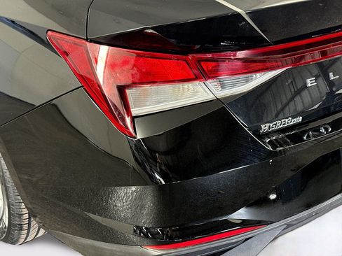 Used 2022 Hyundai Elantra SE w/ Cargo Package image 35