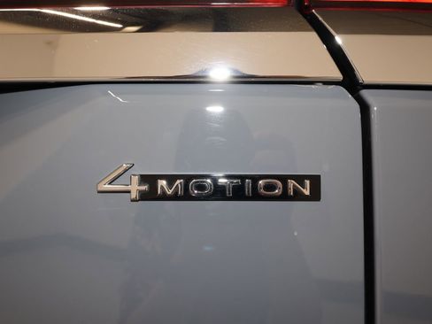 Used 2025 Volkswagen Atlas SEL Premium R-Line image 37