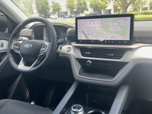 New 2026 Ford Explorer Active RWD image 3