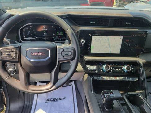 Used 2024 GMC Sierra 1500 AT4 w/ Technology Package image 9