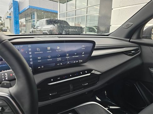 Used 2025 Buick Enclave Preferred w/ Power Package image 24