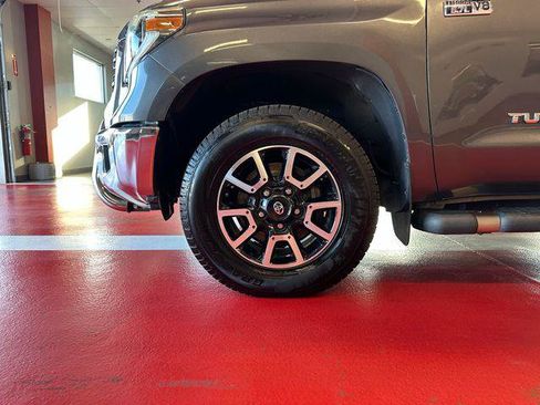 Certified 2018 Toyota Tundra SR5 w/ TRD Off Road Package AWD/4WD image 27
