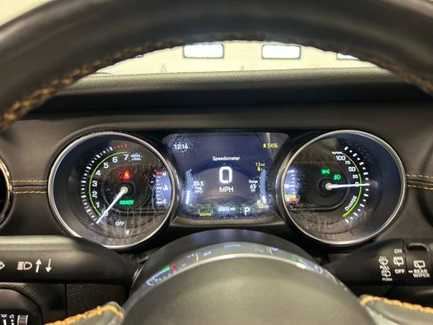 Used 2022 Jeep Wrangler Unlimited Sahara image 20