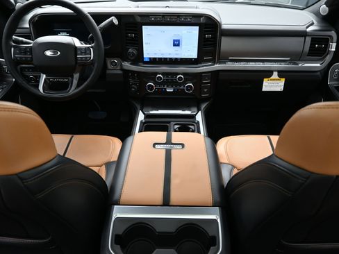 Used 2024 Ford F450 Platinum w/ FX4 Off-Road Package image 14