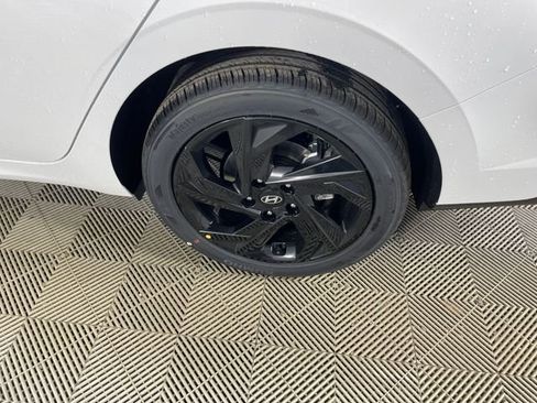 New 2026 Hyundai Elantra Sport FWD image 18