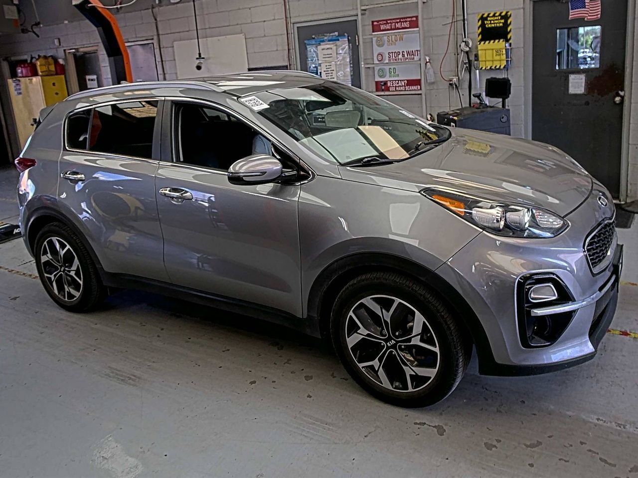 Used 2021 Kia Sportage EX FWD image 2