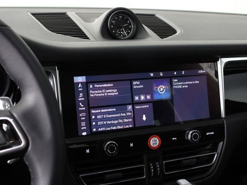 Certified 2026 Porsche Macan image 13