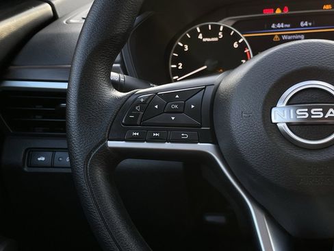 Used 2024 Nissan Altima 2.5 SV image 13