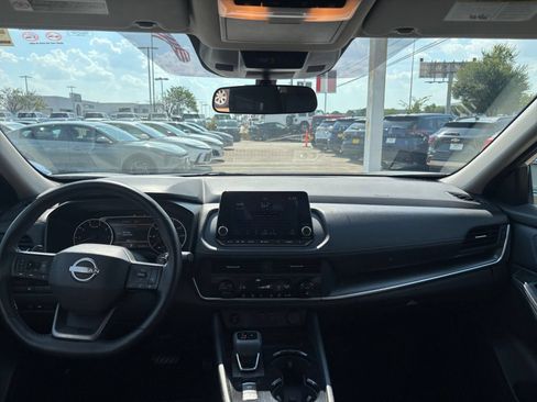 Used 2025 Nissan Rogue SV FWD image 35