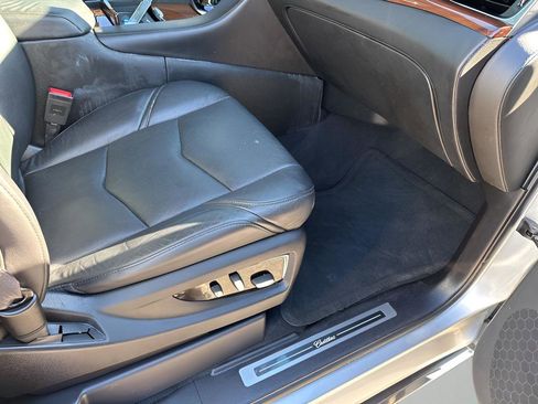 Used 2016 Cadillac Escalade Premium image 16