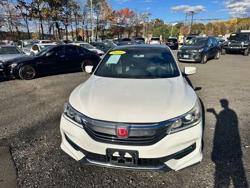 Used 2017 Honda Accord Sport Special Edition image 2