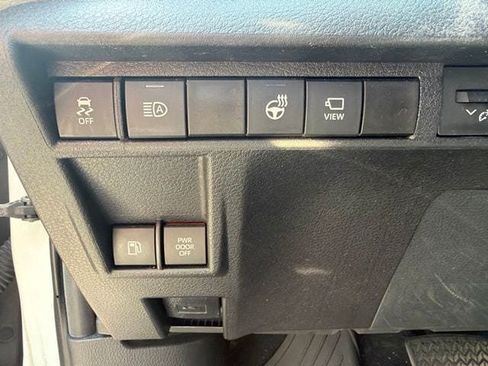 Used 2021 Toyota Sienna Platinum FWD image 6