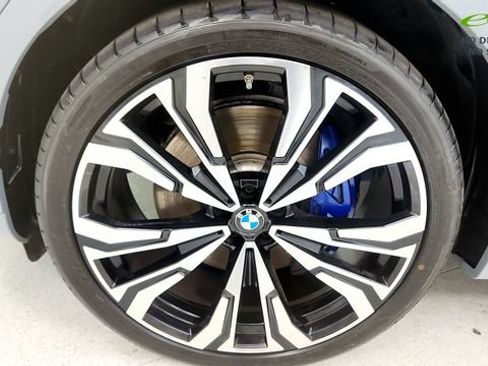 Used 2024 BMW X7 xDrive40i w/ M Sport Package AWD/4WD image 88