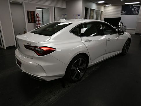 Used 2024 Acura TLX w/ Technology Package image 7