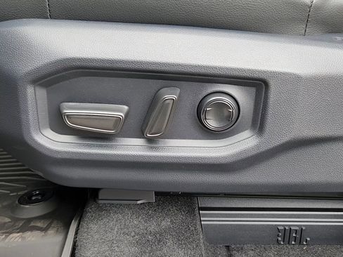 New 2026 Toyota Tundra Limited AWD/4WD image 8