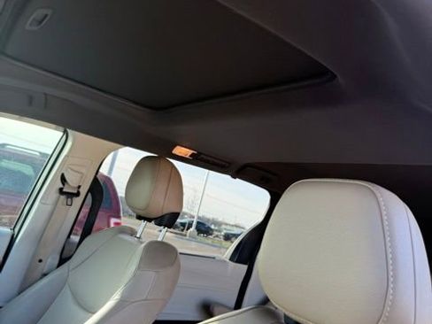 Used 2022 Toyota Sienna XLE w/ XLE Plus Package image 13