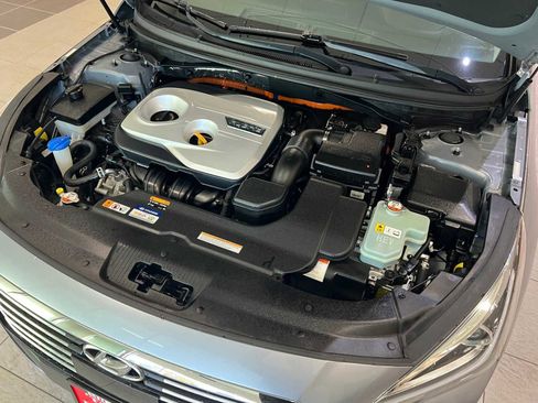Used 2016 Hyundai Sonata Limited w/ Option Group 02 image 9
