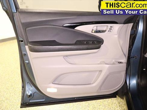 Used 2016 Honda Pilot Elite image 32