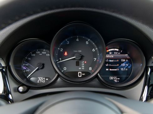 Certified 2025 Porsche Macan image 30