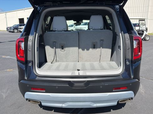 Used 2021 GMC Acadia SLT w/ Technology Package FWD image 8