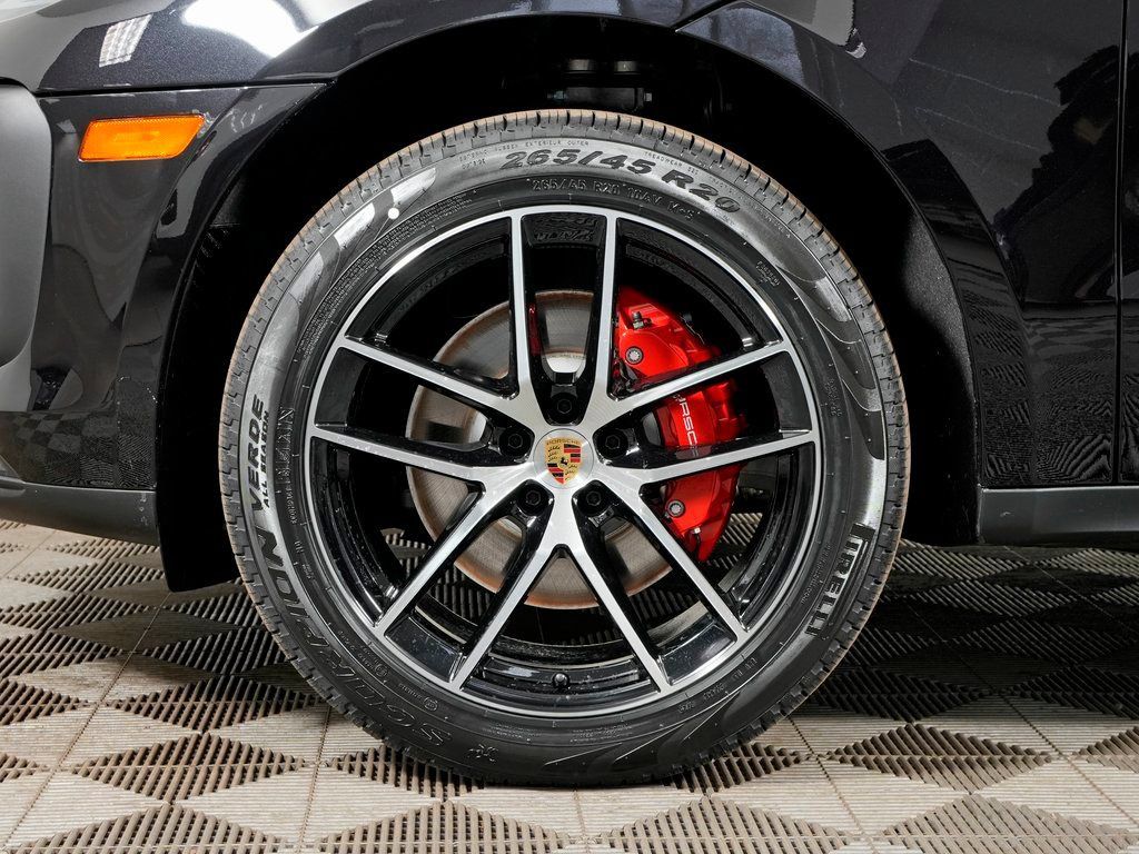 Certified 2026 Porsche Macan S AWD/4WD image 37