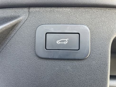 Used 2025 Land Rover Discovery Sport S AWD/4WD image 37