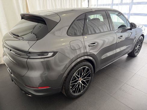 New 2026 Porsche Cayenne S image 9