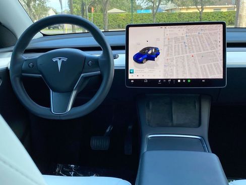 Used 2023 Tesla Model Y Long Range image 24