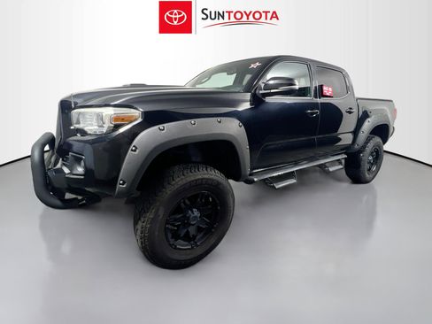 Used 2016 Toyota Tacoma TRD Sport w/ Premium & Technology Package image 9