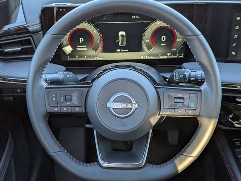 New 2025 Nissan Kicks SR w/ SR Premium Package FWD image 10