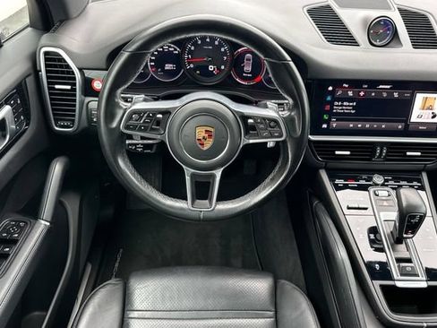 Used 2023 Porsche Cayenne AWD/4WD image 13