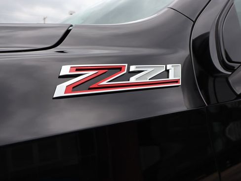 Used 2022 Chevrolet Tahoe Z71 w/ Luxury Package image 11