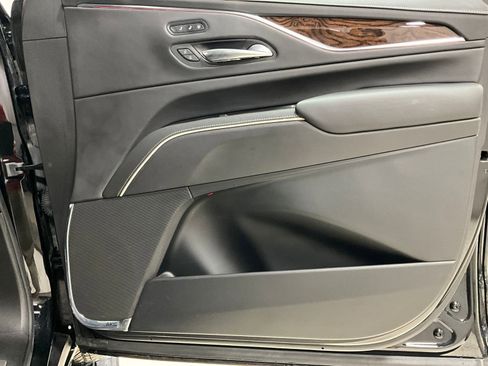 Used 2022 Cadillac Escalade ESV Sport Platinum w/ LPO, ONYX Package image 22