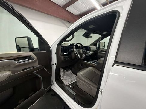Used 2024 Chevrolet Silverado 2500 LT w/ Convenience Package AWD/4WD image 10