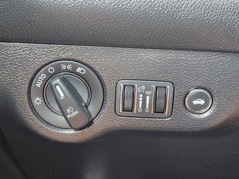 Used 2022 Dodge Challenger GT image 21