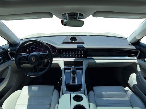 Used 2023 Porsche Panamera RWD image 19