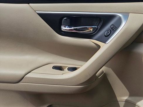 Used 2016 Nissan Altima 2.5 S w/ Power Driver Seat Package FWD image 10
