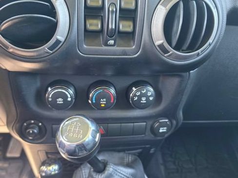 Used 2016 Jeep Wrangler Unlimited Sport w/ Quick Order Package 23S AWD/4WD image 24