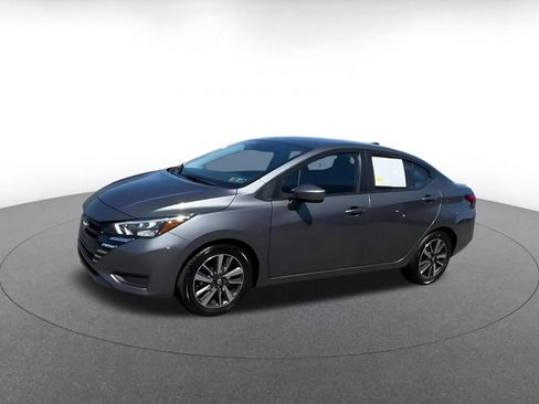 Used 2025 Nissan Versa SV FWD image 7