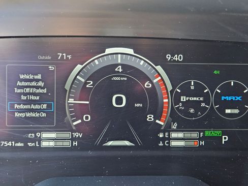 Used 2025 Toyota Sequoia SR5 AWD/4WD image 32