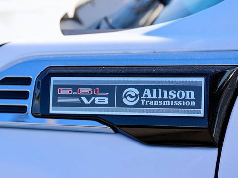 New 2026 GMC Sierra 3500 SLT w/ SLT Convenience Package image 6