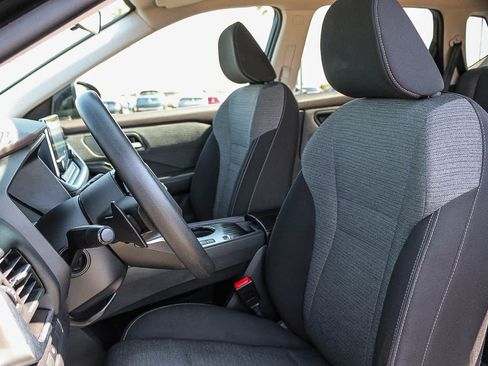 Used 2023 Nissan Rogue SV FWD image 17