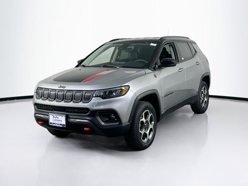 Used 2022 Jeep Compass Trailhawk image 1