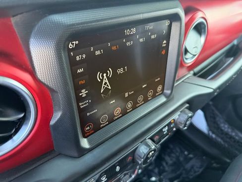 Used 2022 Jeep Wrangler Unlimited Rubicon w/ Cold Weather Group AWD/4WD image 22