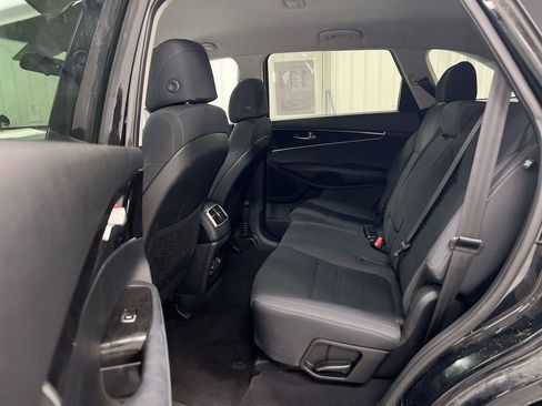 Used 2017 Kia Sorento LX image 22
